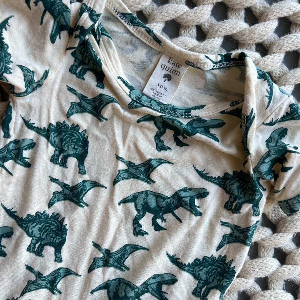 Kate Quinn Bamboo 3-6m Green Dino Shortie - Picture 2 of 3